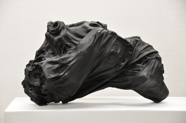 Andreas Jonak, 2020, "Mammok", Polyester, 82 cm x 50 cm x 46 cm