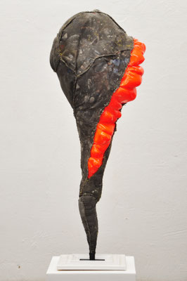 Andreas Jonak, 2020, "nearly", Canvas, Polyester, Brass, Wood, 120ccm x 50 cm x 30 cm