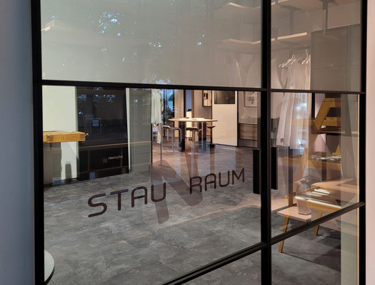 StauNraum im neuen Showroom
