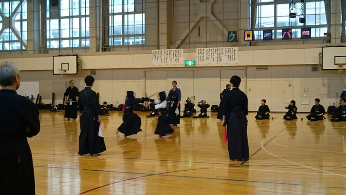 面を打つ小学生