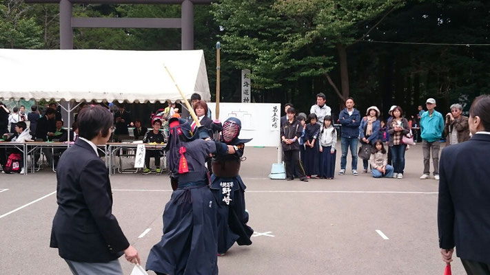 境内にて小学生の剣道の試合