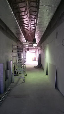 Flur auf Ebene 3 im Neubau.