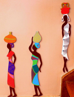 Belles Africaines, support medium 42 cm, peinture et vernis