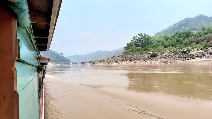 Mekong Slow Boat to Luang Prabang (photo by Gabriele Ferrando - LA MIA ASIA)