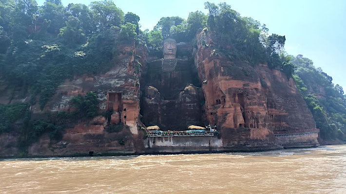 Il Buddha di Leshan, China - (photo by Gabriele Ferrando - LA MIA ASIA)