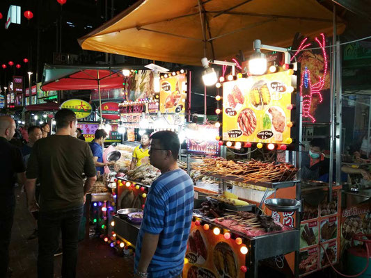 Bancarelle di cibo a Jalan Alor, Kuala Lumpur (Photo by Gabriele Ferrando - LA MIA ASIA)