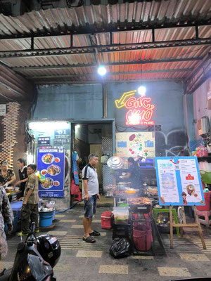 Dove mangiare a Ho Chi Minh City. Bún Thịt Nướng Chả Giò - Nguyễn Trung Trực
