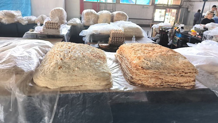Lavash Bread at GUM MARKET di Yerevan (photo by Gabriele Ferrando - LA MIA ASIA)