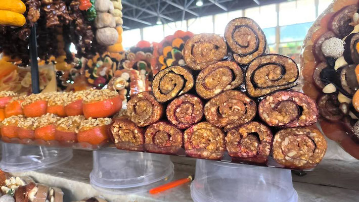 Fruit Lavash al GUM MARKET di Yerevan (photo by Gabriele Ferrando - LA MIA ASIA)