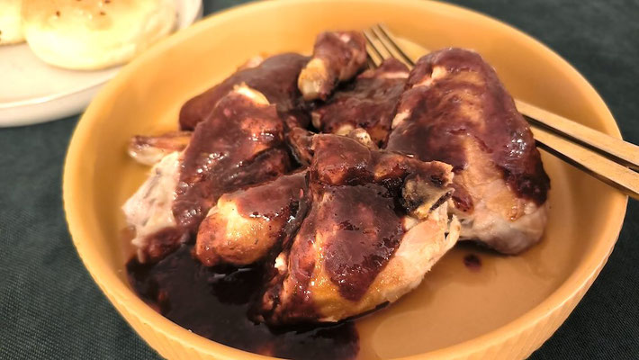 Chicken with blueberry sauce at Lilestan Kutaisi (Photo by Gabriele Ferrando - LA MIA ASIA)
