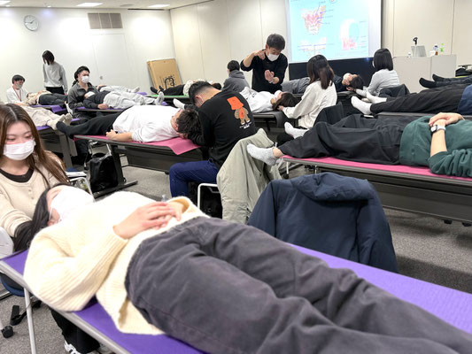 リハビリ　セミナー　勉強会　おすすめ　股関節　湯田先生　講習会風景５