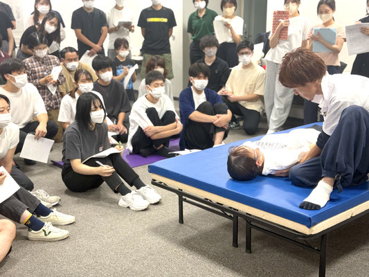 セミナー風景　PT OT 勉強会　ハンドリング　出口雅大　５