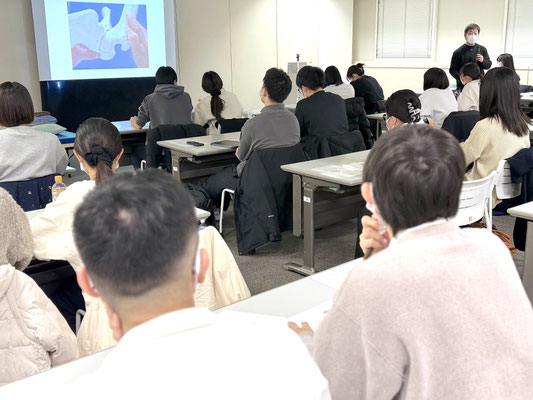 リハビリ　セミナー　勉強会　おすすめ　股関節　湯田先生　講習会風景２