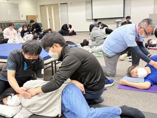 リハビリ　セミナー　勉強会　おすすめ　脳卒中　片麻痺　北山先生　講習会風景６