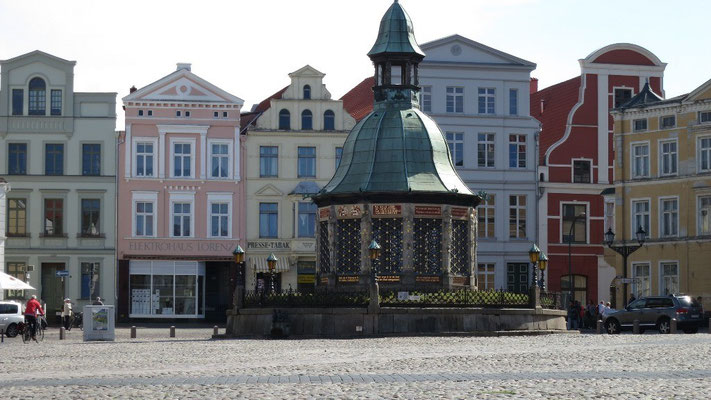 Wasserkunst auf dem Marktplatz  inWismar