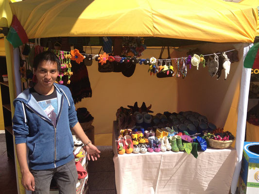 Jeden Monat verkauft Sartañani in La Paz an einem Markt.