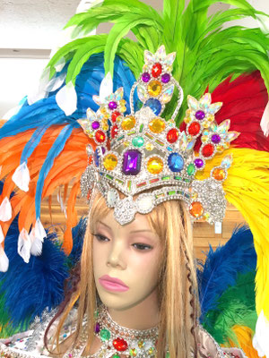 サンバ衣装　白　ハンドメイド　カベッサ・頭の装飾あり サンバ衣装 白 ハンドメイド カベッサ・頭の装飾あり