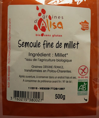 Semoule de millet crue utilisée pour réaliser une tamina algérienne sans gluten