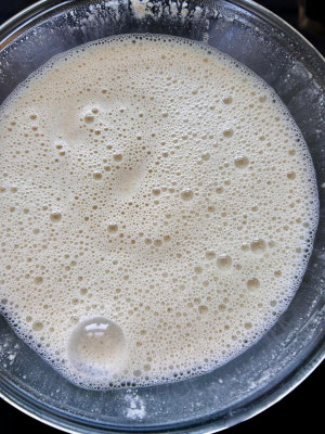 pâte baghrir sans gluten lisse après mixage avant fermentation