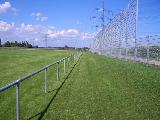 Zaun und Umrandung Fußball 