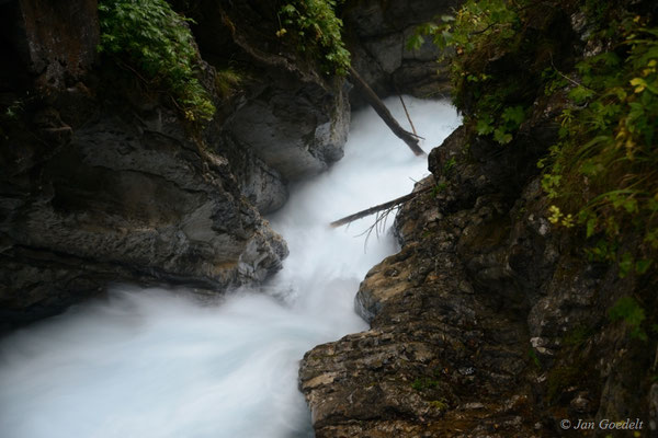 Tosendes Wasser in der Wimbachklamm, Bayern