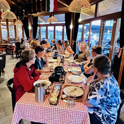 Jacks-Jills-Malters beim Vereinsausflug Biel beim Essen