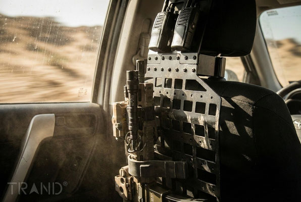 nato-standard-assault-rifle-holder-tactical-vehicle-headrest-mount-heavy-duty-shock-load-protection