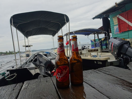 Regen Regen Regen... Mit Bier lässt sich Regen super überbrücken. Drum regen wir uns doch nicht auf! 