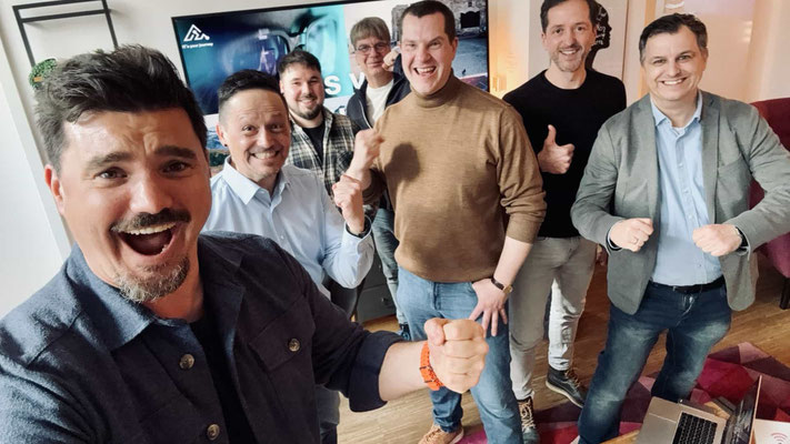 Gruppe von Fach- und Führungskräften im Präsentationstraining Hamburg 