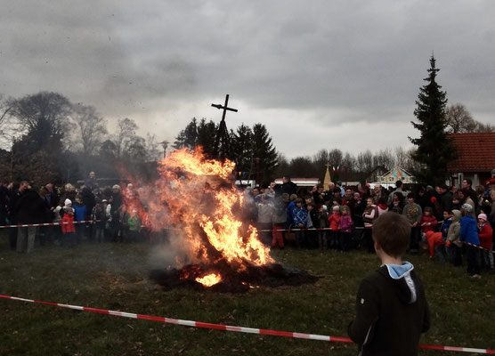 Winterverbrennung - Hansel Fingerhut Fest in Forst (Weinstraße)