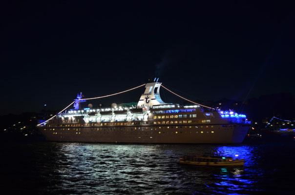 MS ASTOR zu den Hamburg Cruise Days am 18.08.2012