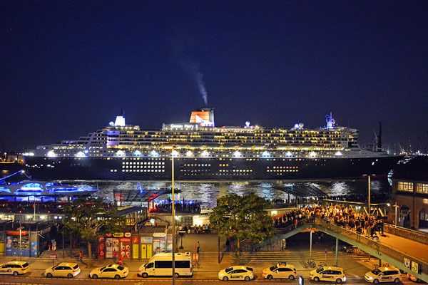 Queen Mary 2 auslaufend am 13.06.2015