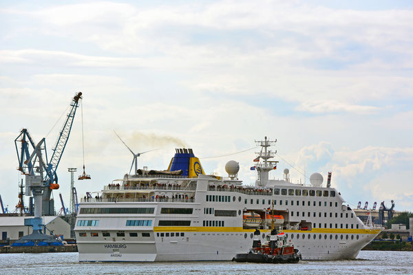MS HAMBURG läuft am HCC HafenCity aus am 25.08.2014