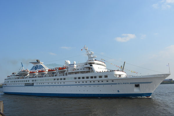 MS DELPHIN beim Auslaufen am HCC HafenCity am 04.05.2013