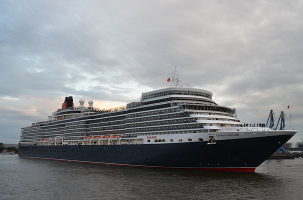 Queen Elizabeth zu den Cunard Queens Day am HCC Hafencity am 15.07.2012