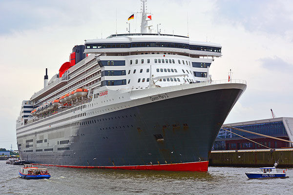 Queen Mary 2 zu den Hamburg Cruise Days 2105 am HCC Steinwerder am 13.09.2015