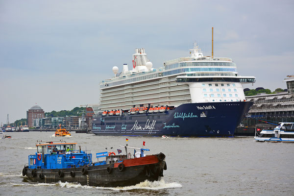 Mein Schiff 4 am HCC Altona am 31.05.2015