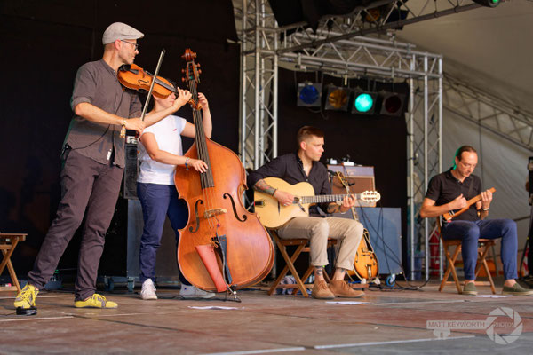 Inswingtief & SNT Crew