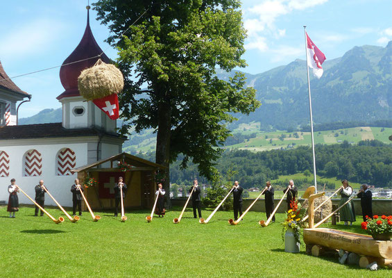 Alphornblasen auf dem Landenberg Sarnen