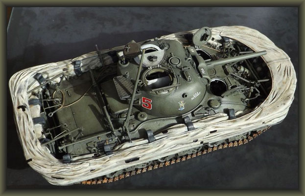 Sherman M4A1 (Large Hatch) DD ; Diorama 1:35 ; 11. Stage