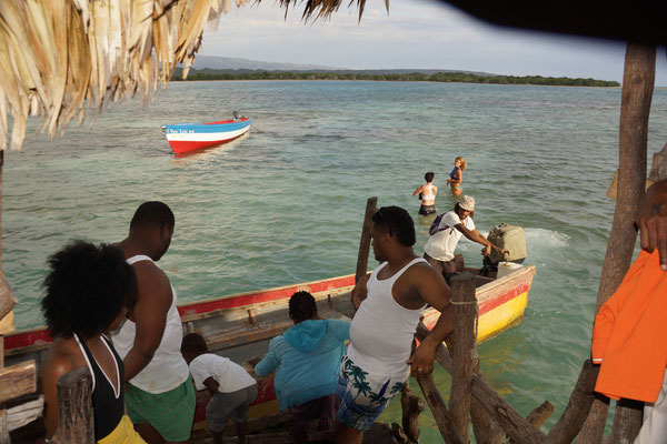 Jamaica - Treasure Beach - Floyd`s Pelican Bar im Meer