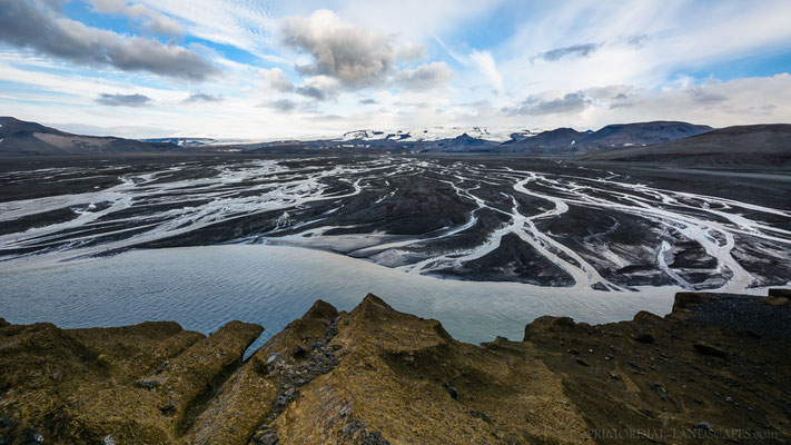 Bárðarbunga. With 2010m the highest point of the Vatnajökull. Below it's blanked of ice sleeps a central volcano with one of the biggest calderas of iceland.