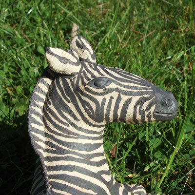 Keramik-Zebra, engobiert;  lovely-cera ~ schöne Keramik-Kunst Nürnberg