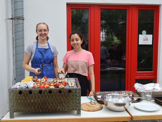 Grillen nach dem Gottesdienst im Garten