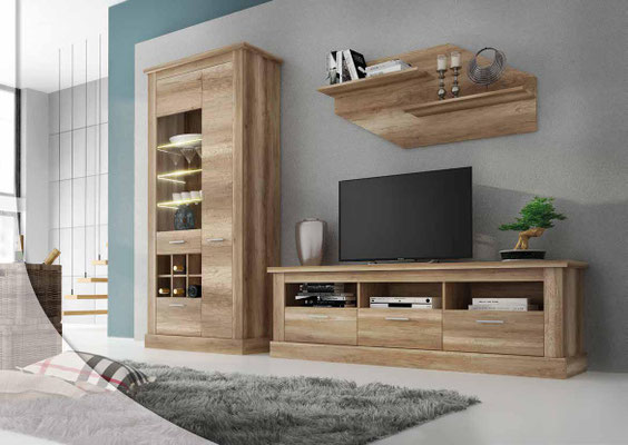 COMPOSICIÓN 01  COMPUESTA POR VITRINA ALTA LUCES LEDS, RESPALDO CHAFLAN 2 ESTANTES Y BAJO TV 3C MEDIDA TOTAL: 276CMS. IMPORTE: 485€. Precio valido para recogida en tienda en formato kit.