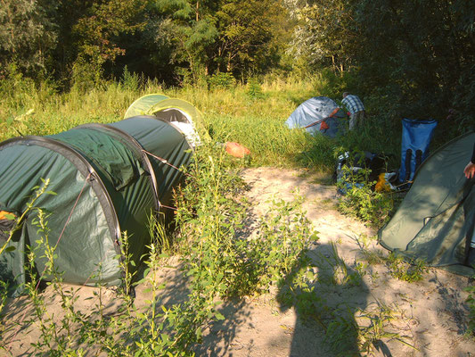 Camp am Ufer oberhalb von Aggsbach