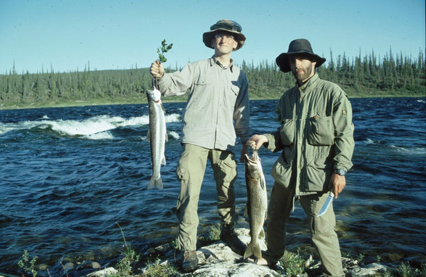 Jürgen fing einen Arctic-Char (Saibling) und Jörg eine prächtige Forelle