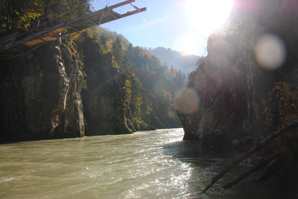 Kaputte Hängebrücke