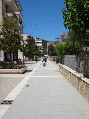 Mit dem Roller in Himare