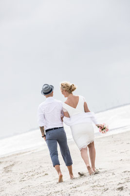Norderney Hochzeitfotos  Strand   Badekarren   Ostfriesland Nordsee Fotograf Norden Nicole Buczior